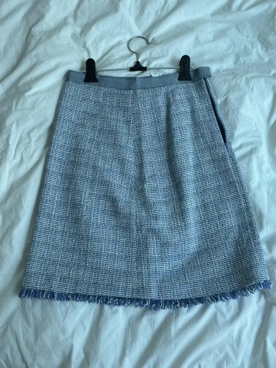 MaxMara tweed skirt 27인치